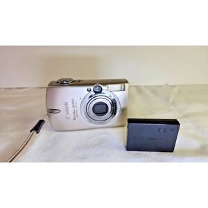 Canon Powershot SD550 7.1MP Digital‎ Elph Camera w/ Battery Turns On For Parts